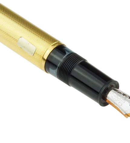 Montblanc Meisterstück Solitaire Gold Plated Füller No.146 LeGrand