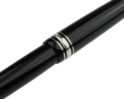 Montblanc Meisterstück Füller No.147 ,,Traveller'' LeGrand Platinum Coated - meisterstück-shop.de