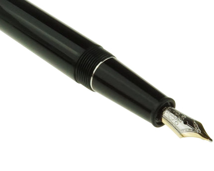 Montblanc Meisterstück Füller No.145 Classique Platinum Coated - meisterstück-shop.de